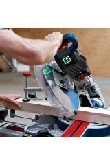 BOSCH Profesyonel GCM-18V-305 GDC 2000W 305 mm Akülü Gönye Testere (Solo)